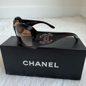 Authentic vintage Chanel brown crocodile embossed 6022 logo sunglasses